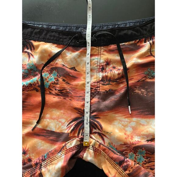 RIPCURL Sunset Beach Theme Boardshorts Mens sz 34 - Picture 8 of 11